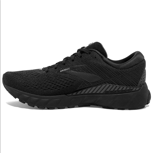 brooks all black running shoes